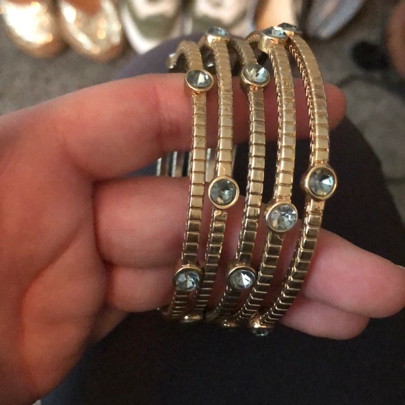 Jewelry - Set of five gold bracelets
